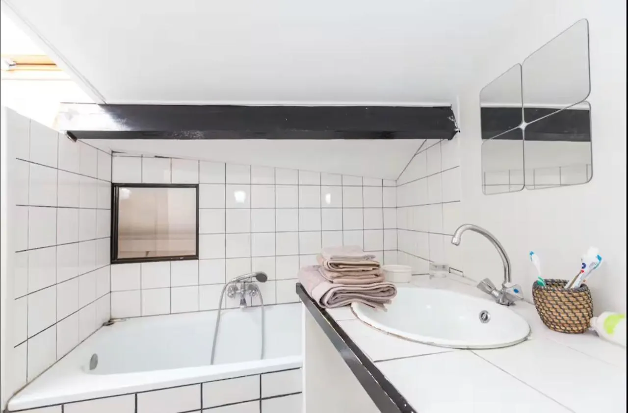 Votre Suite Entre Belleville Et Canal Paris